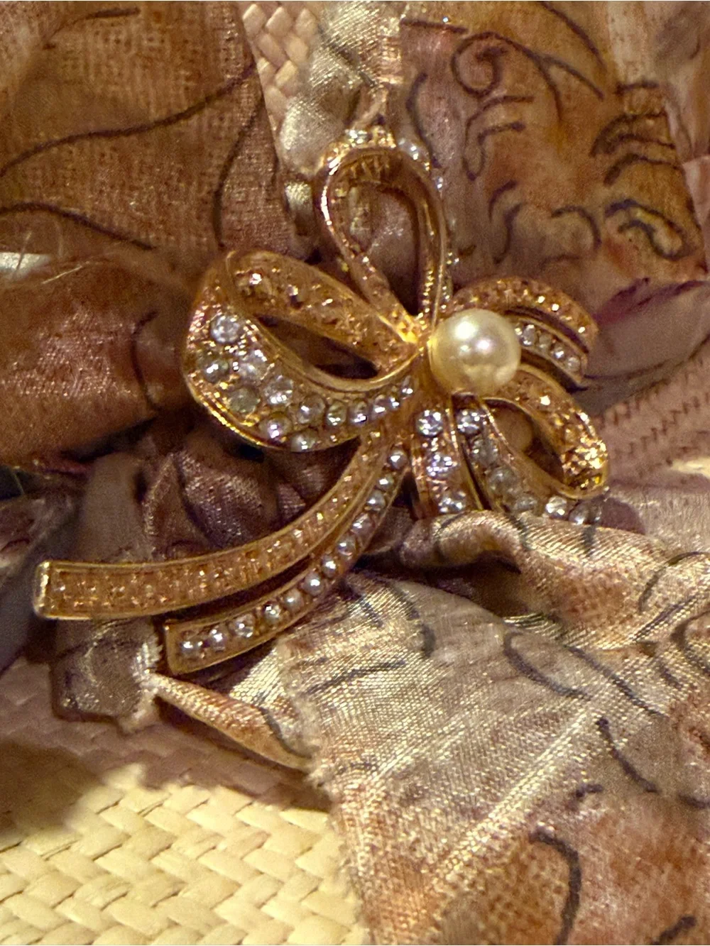 Vintage Gold-Tone Bow Brooch with Pearl and Clear Crystals - Women's Jewelry